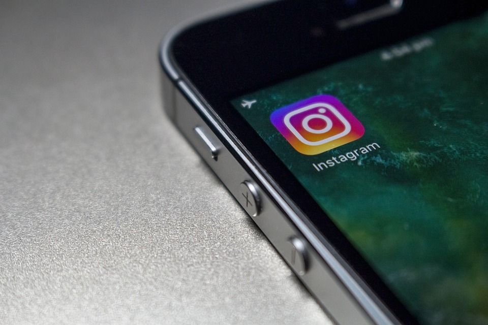 Strengthen your online Marketing Strategy and amplify your revenue by using Instagram!